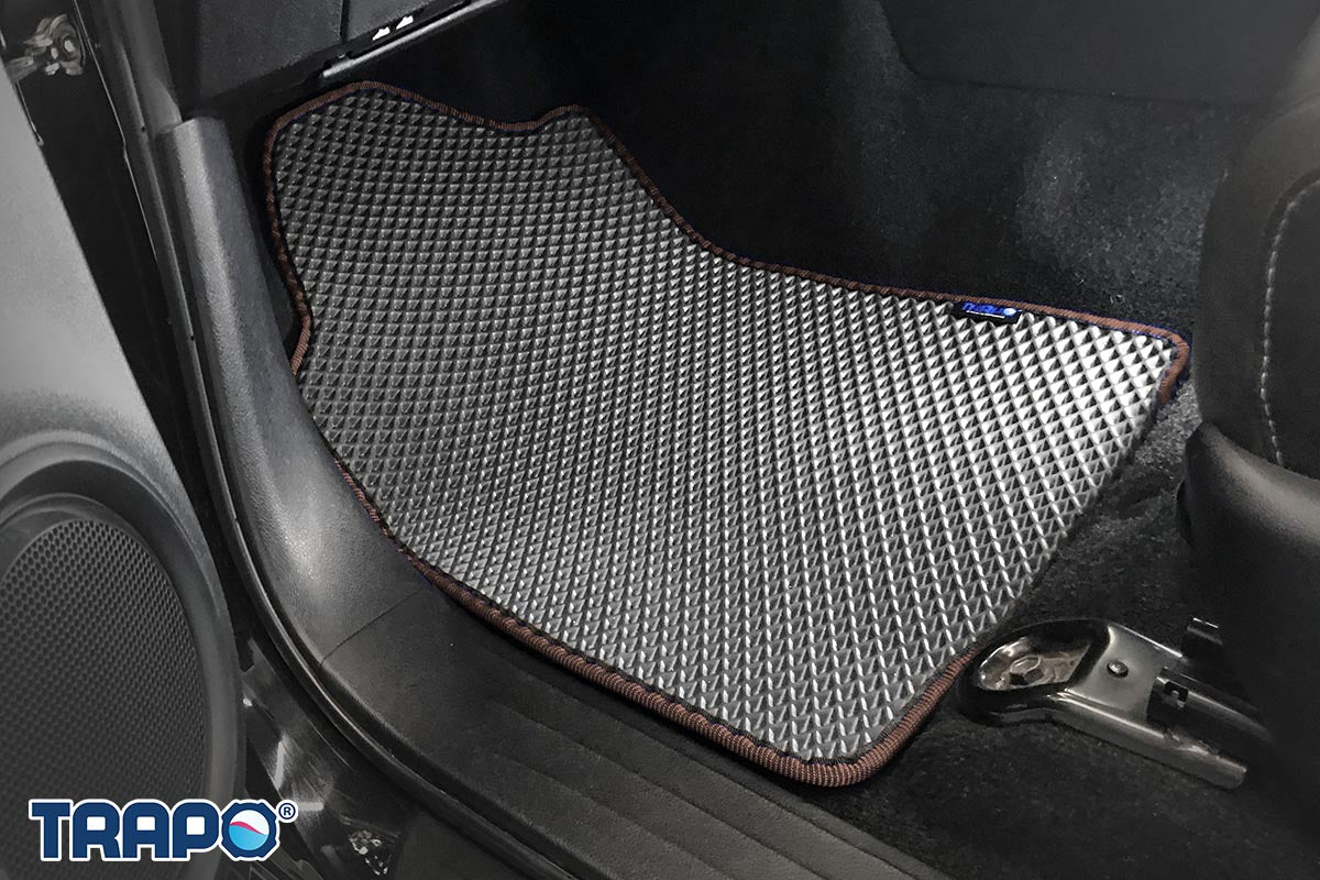 Kelabu-Coklat-Baris 1 & 2