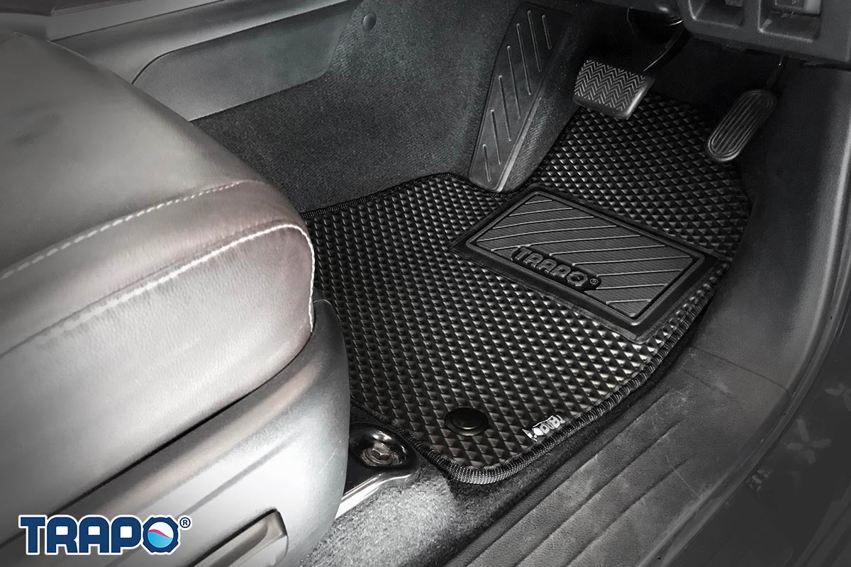 Hitam-Hitam-Pengemudi Saja