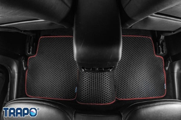 Hitam-Merah-Baris 1 & 2